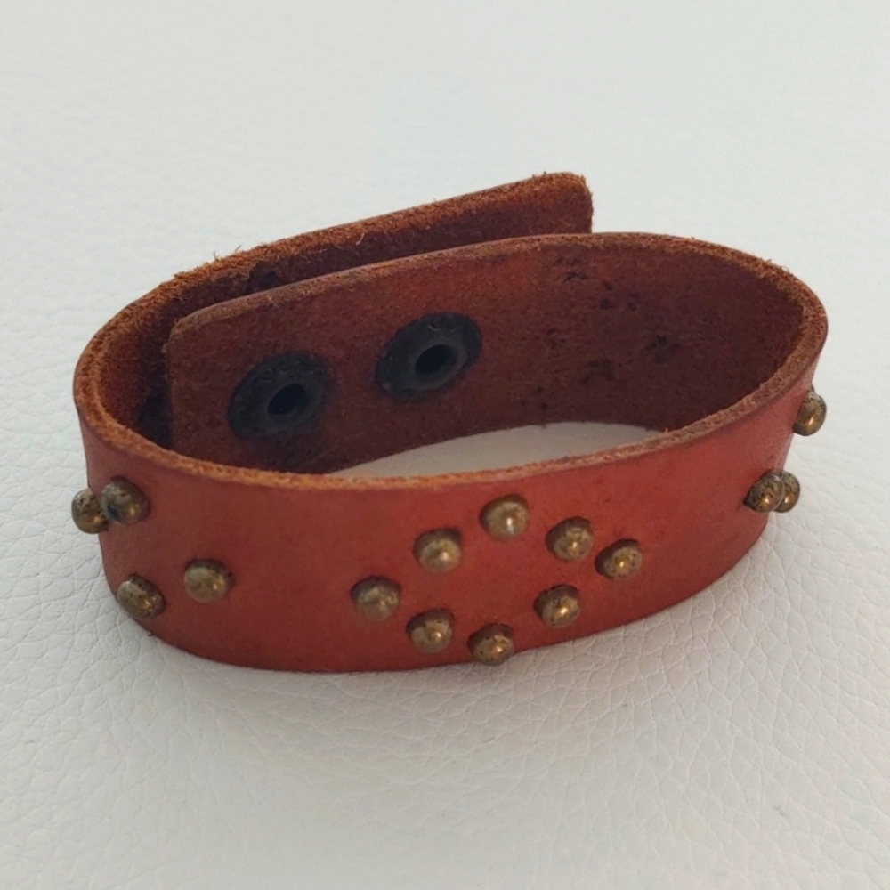 Leather bracelet